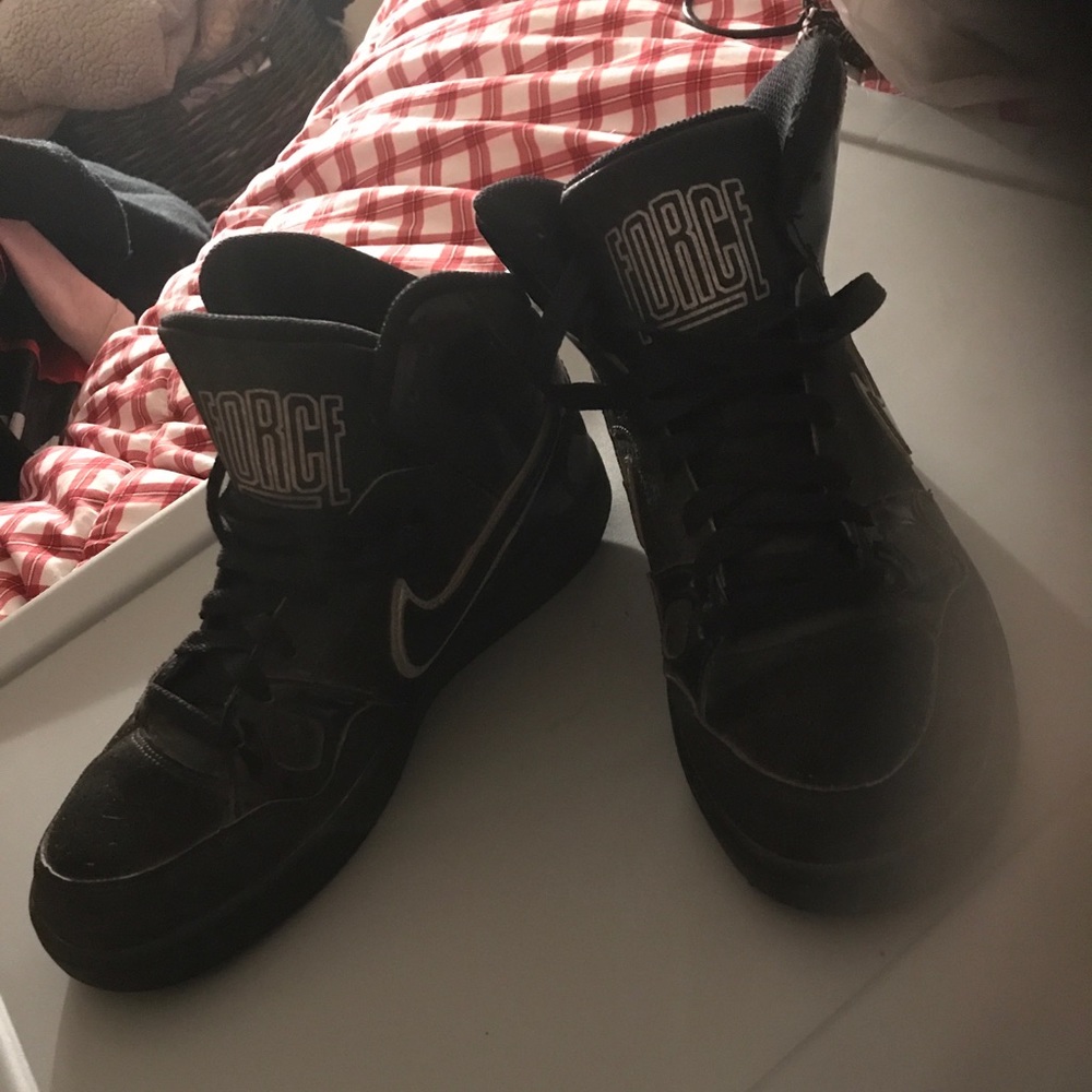 NIKE FORCE Size 6 1/2 GOOD condition No scuffs